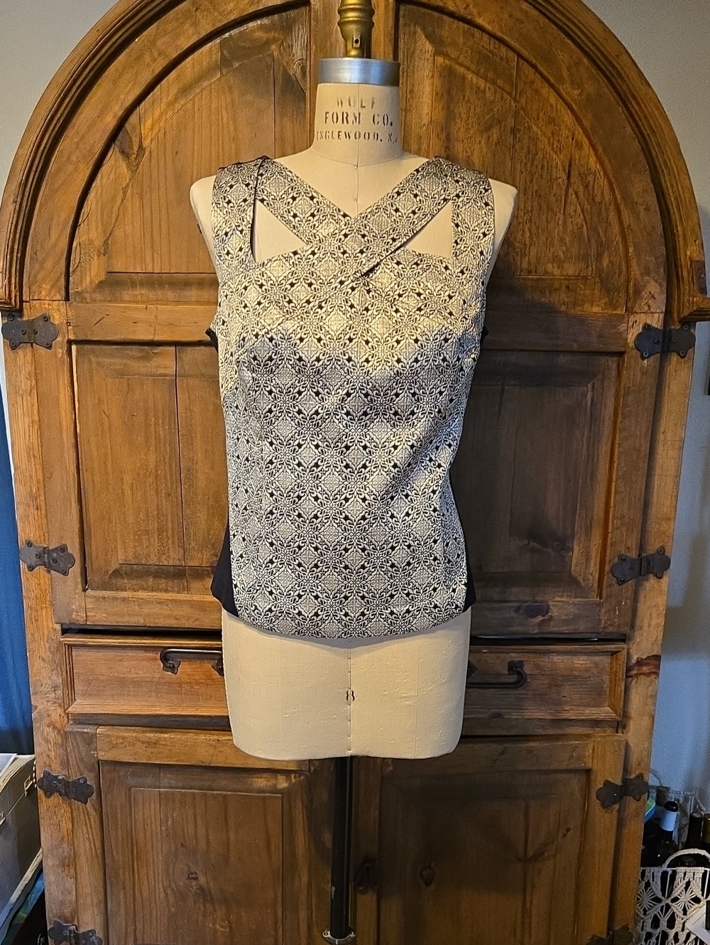 Lane Bryant Black & Gold Crisscross Neckline Camisole